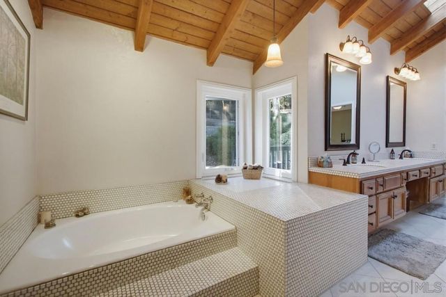 10494 Livewood Way, San Diego, CA 92131