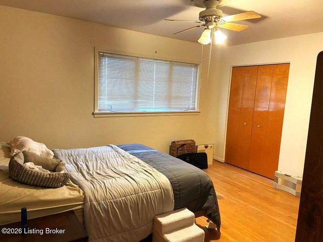 1973 Meadowcreek Dr, Louisville, KY 40218