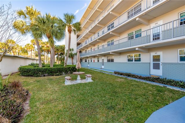 2333 Indian River Boulevard 108, Vero Beach, FL 32960