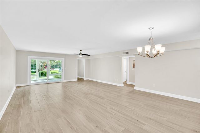 2333 Indian River Boulevard 108, Vero Beach, FL 32960