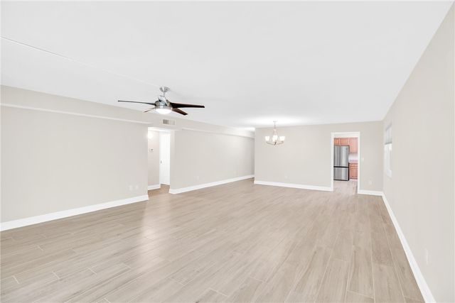 2333 Indian River Boulevard 108, Vero Beach, FL 32960