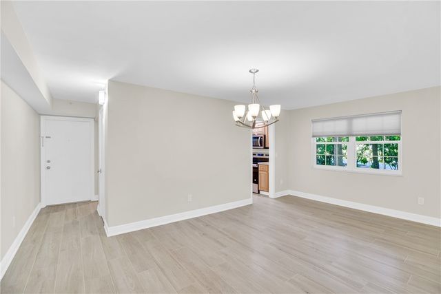 2333 Indian River Boulevard 108, Vero Beach, FL 32960