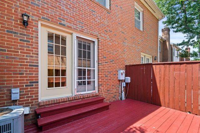 1141 N VERNON ST, Arlington, VA 22201
