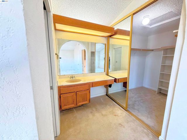 710 Fountainhead Dr, San Leandro, CA 94578