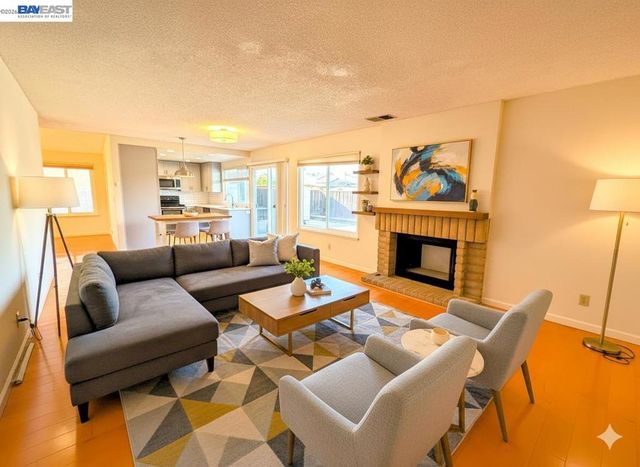 710 Fountainhead Dr, San Leandro, CA 94578