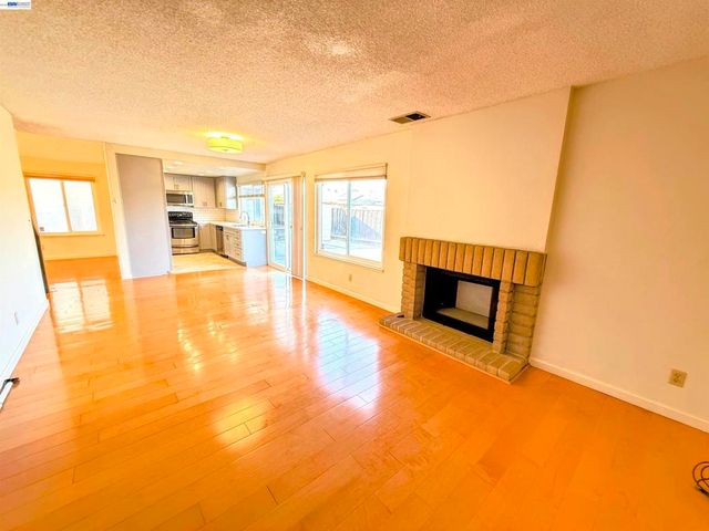 710 Fountainhead Dr, San Leandro, CA 94578