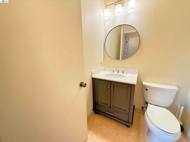 710 Fountainhead Dr, San Leandro, CA 94578