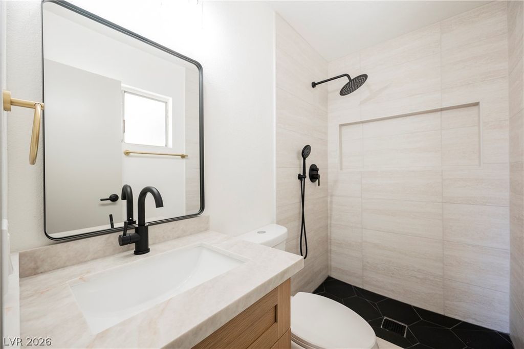 5637 Tunis Avenue, Las Vegas, NV 89122 — photo 2
