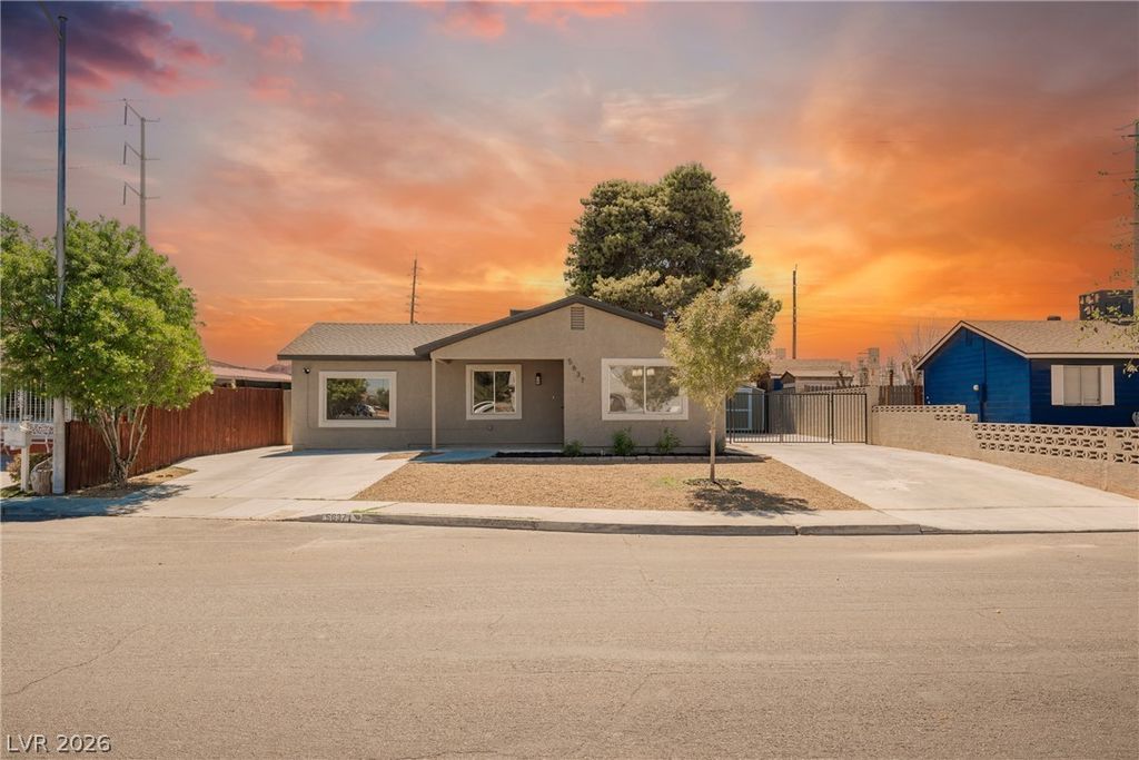 5637 Tunis Avenue, Las Vegas, NV 89122 — photo 3