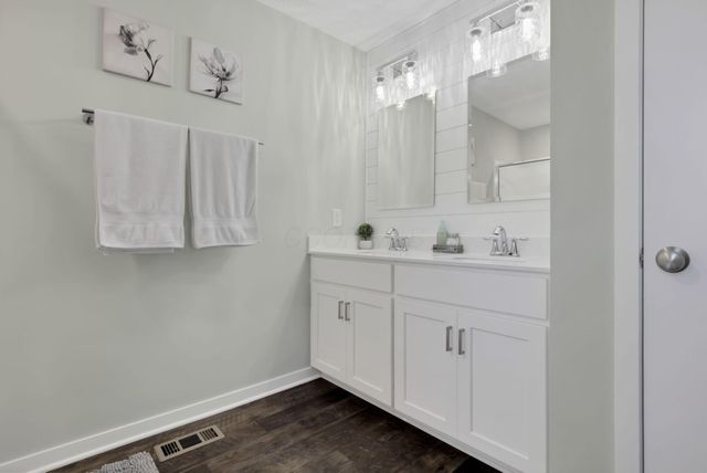 1200 Buck Court, Circleville, OH 43113