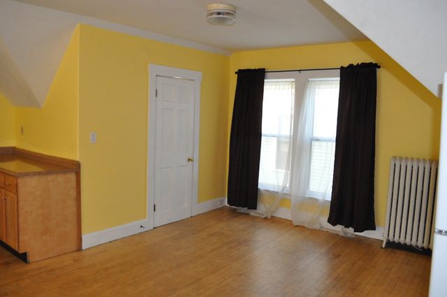19 Canal Street, Brattleboro, VT 05301