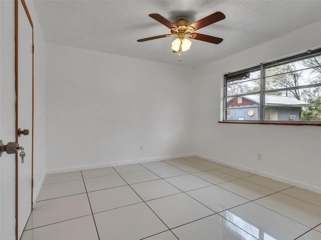 2002 W Highway 6, Alvin, TX 77511