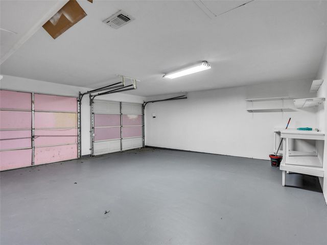 2002 W Highway 6, Alvin, TX 77511