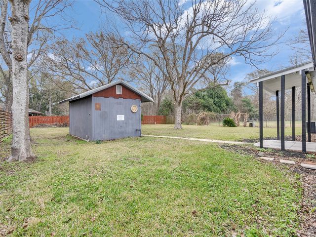 2002 W Highway 6, Alvin, TX 77511