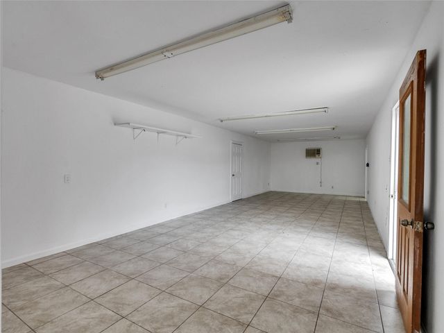 2002 W Highway 6, Alvin, TX 77511