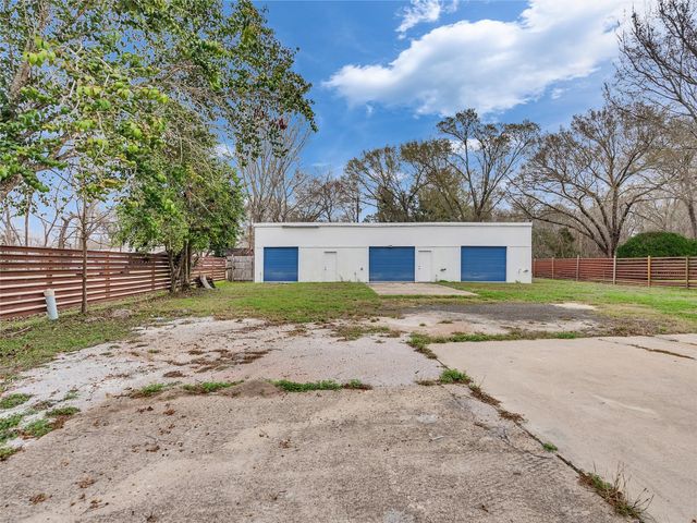 2002 W Highway 6, Alvin, TX 77511