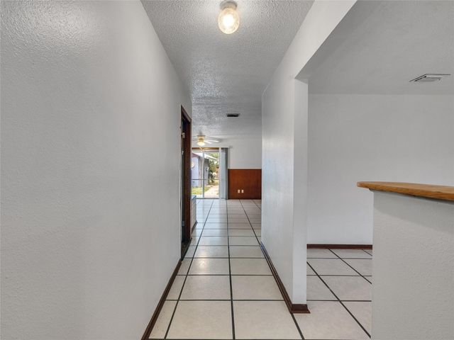 2002 W Highway 6, Alvin, TX 77511