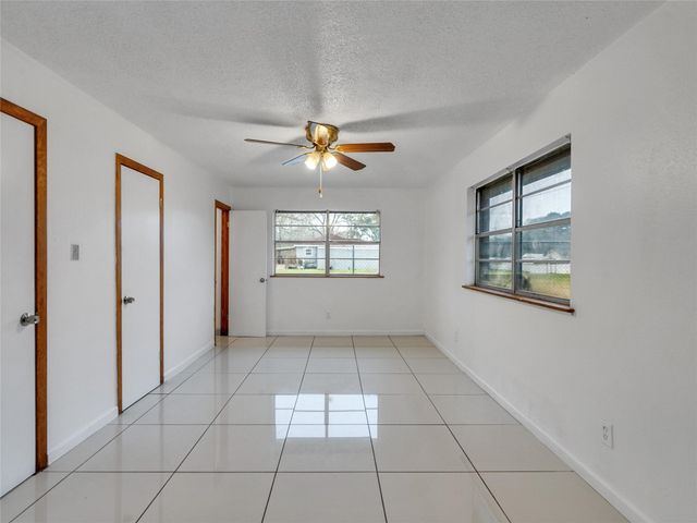 2002 W Highway 6, Alvin, TX 77511