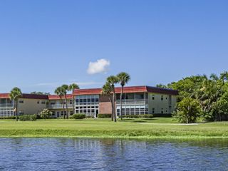 111 Spring Lake Court 106, Vero Beach, FL 32962