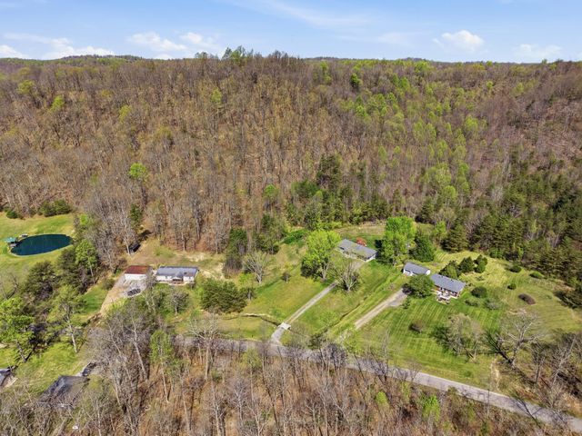 1300 Carter School Road, Stanford, KY 40484