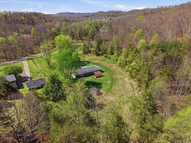 1300 Carter School Road, Stanford, KY 40484