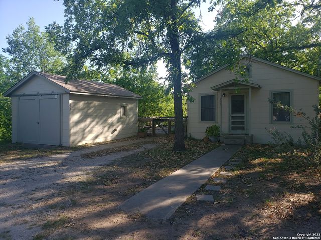 111 N Brackenridge, Boerne, TX 78006