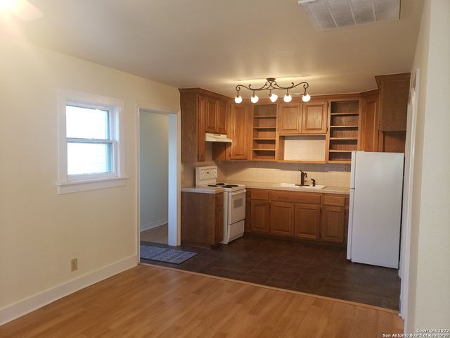 111 N Brackenridge, Boerne, TX 78006