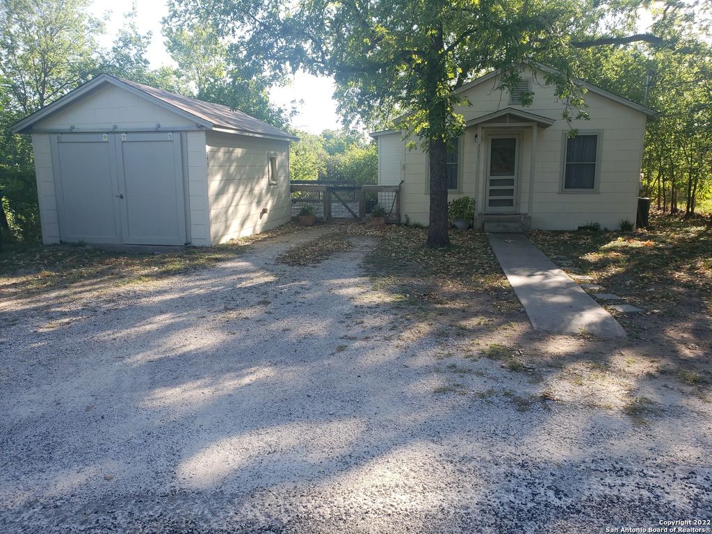 111 N Brackenridge, Boerne, TX 78006