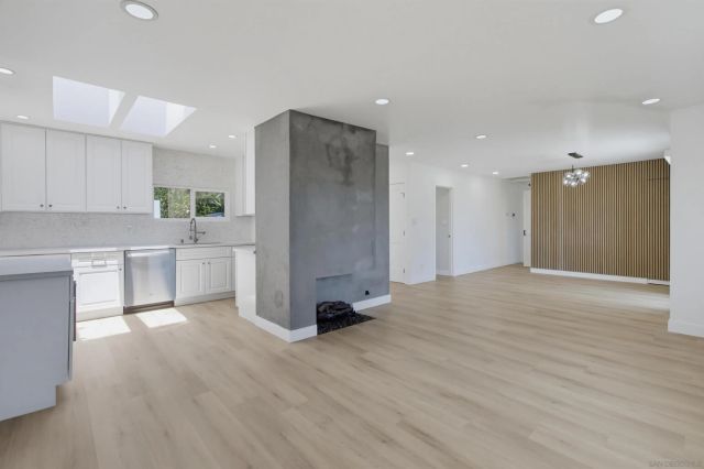 6201 Lorca Dr Main, San Diego, CA 92115
