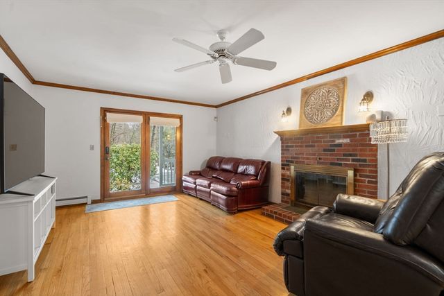 28 Sunnyrock Dr, Walpole, MA 02081