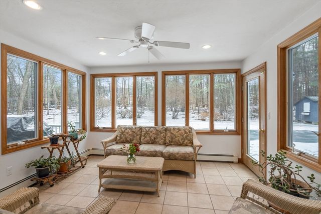 28 Sunnyrock Dr, Walpole, MA 02081