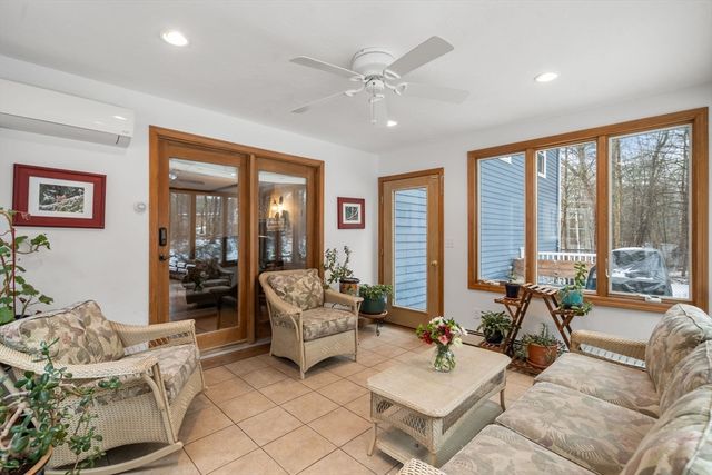 28 Sunnyrock Dr, Walpole, MA 02081