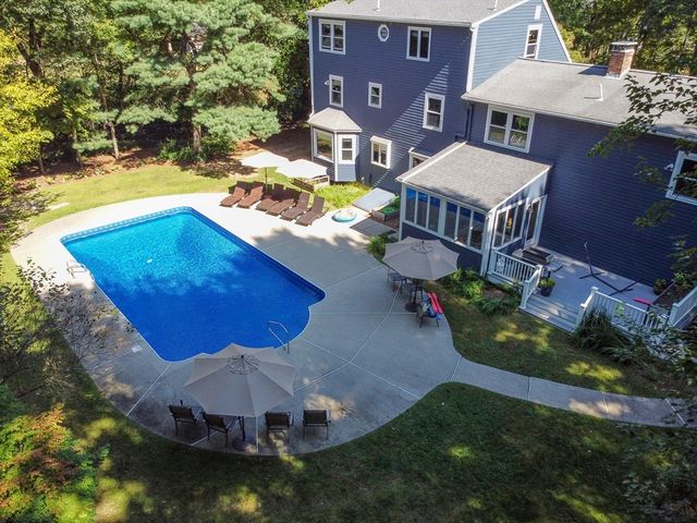 28 Sunnyrock Dr, Walpole, MA 02081