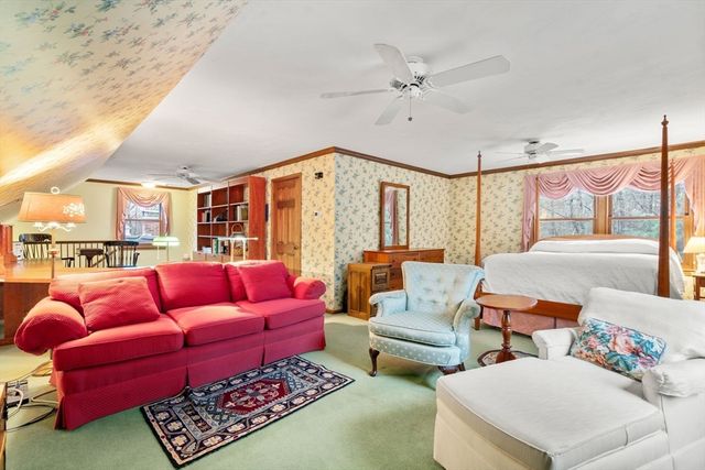 28 Sunnyrock Dr, Walpole, MA 02081