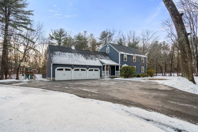 28 Sunnyrock Dr, Walpole, MA 02081