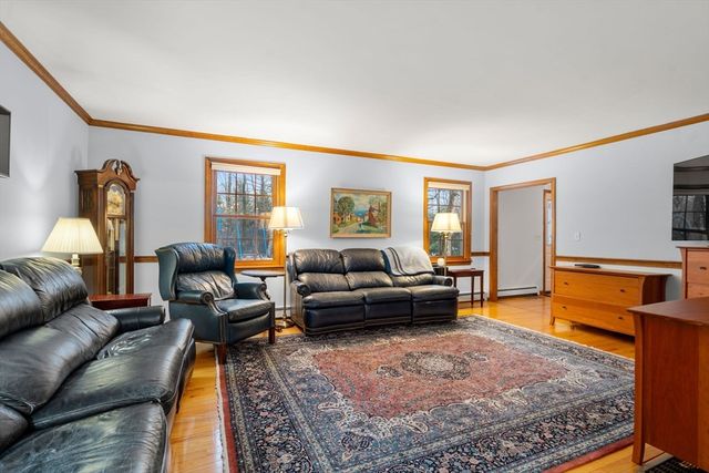 28 Sunnyrock Dr, Walpole, MA 02081