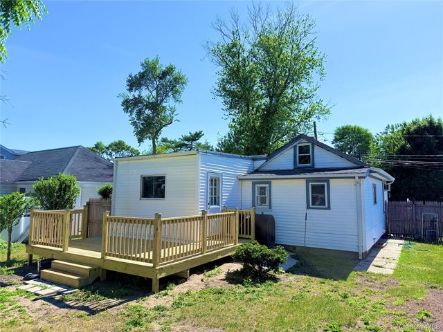 17 W 2nd Street, Deer Park, NY 11729