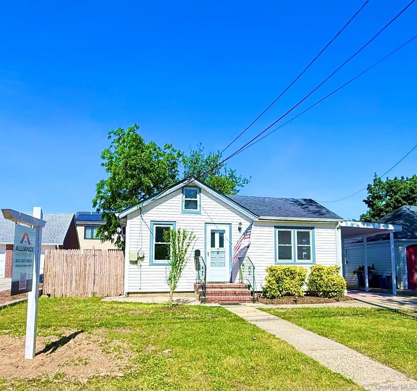 17 W 2nd Street, Deer Park, NY 11729
