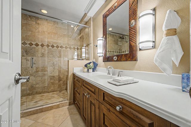 5843 N 46TH Street, Phoenix, AZ 85018