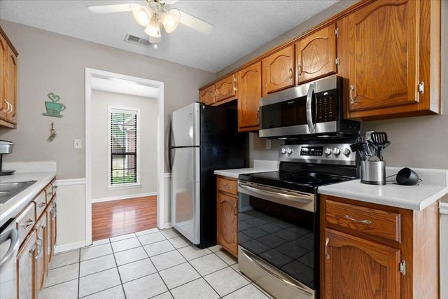 6860 DOVEFIELD LN, Bartlett, TN 38135