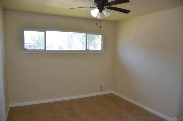 320 Byron Court, Lemoore, CA 93245