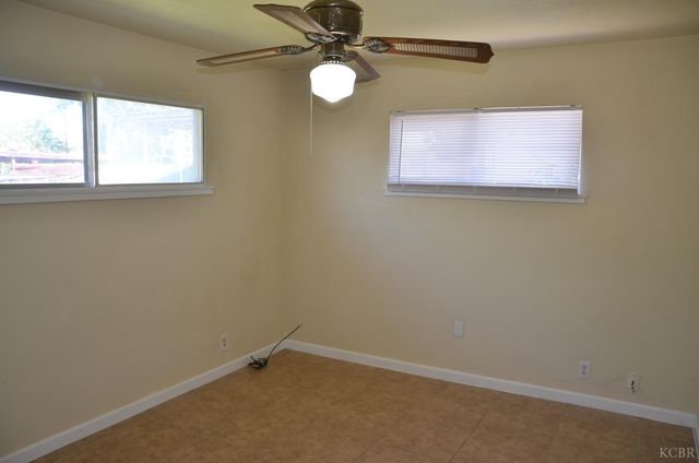 320 Byron Court, Lemoore, CA 93245