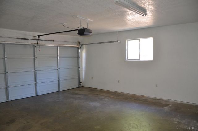 320 Byron Court, Lemoore, CA 93245