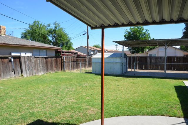 320 Byron Court, Lemoore, CA 93245