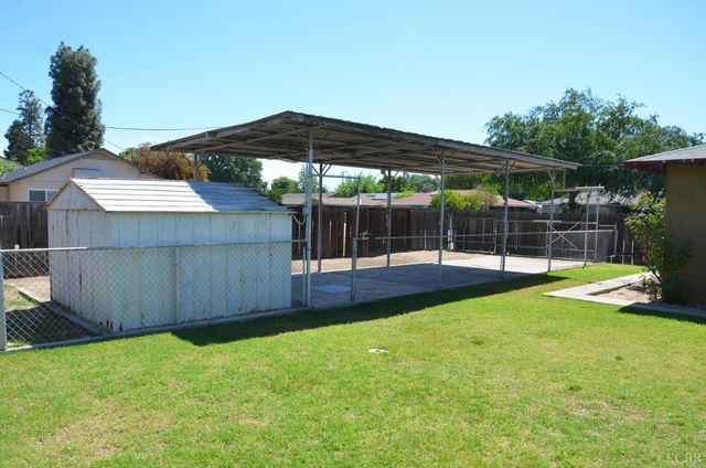 320 Byron Court, Lemoore, CA 93245