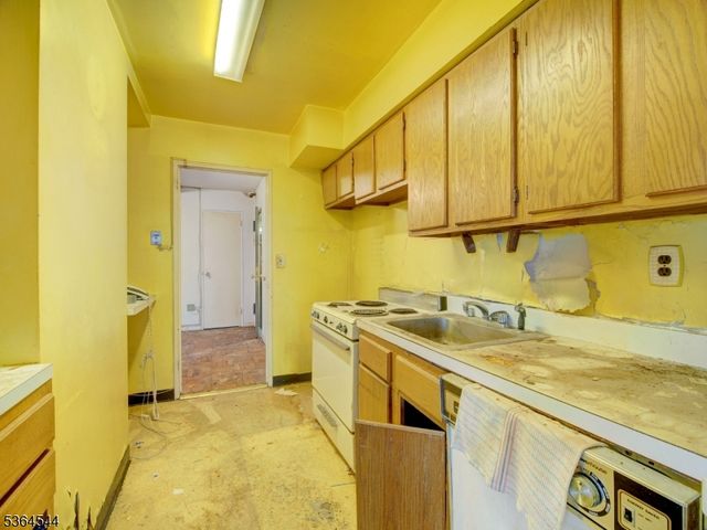 377 S Harrison St 18AA, East Orange City, NJ 07018