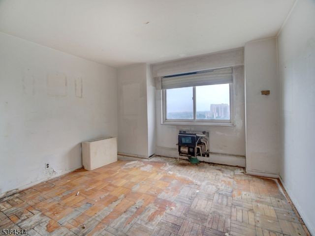 377 S Harrison St 18AA, East Orange City, NJ 07018