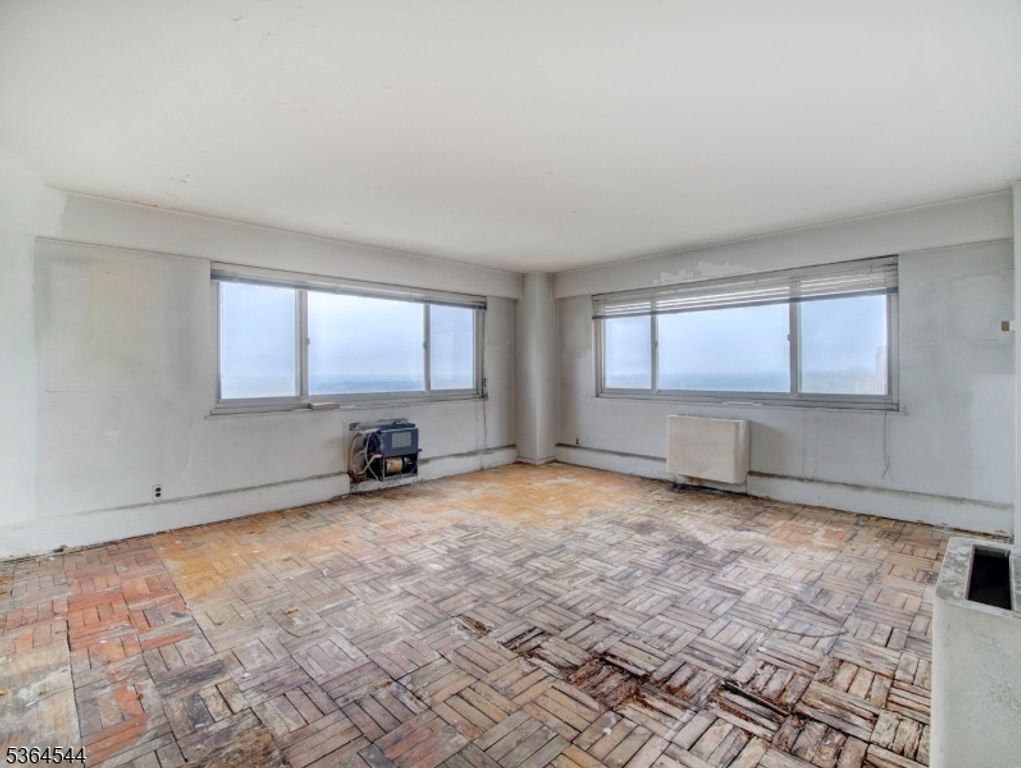 377 S Harrison St 18AA, East Orange City, NJ 07018