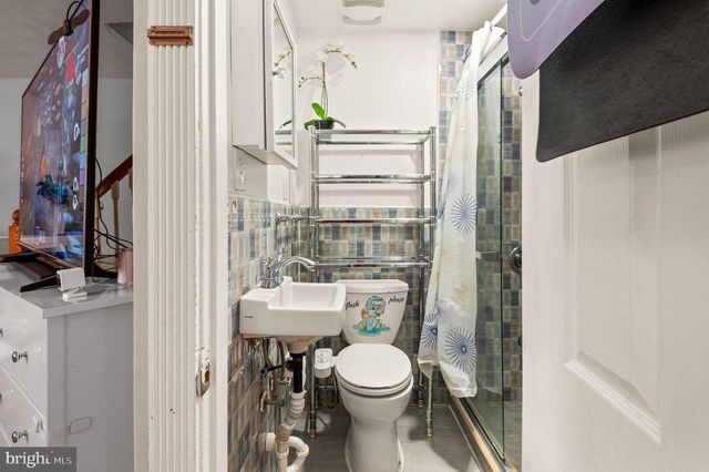 227 SHIRLEY RD, Upper Darby, PA 19082