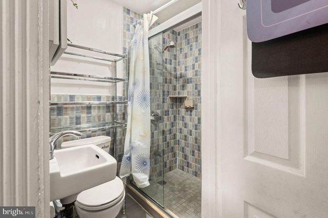 227 SHIRLEY RD, Upper Darby, PA 19082